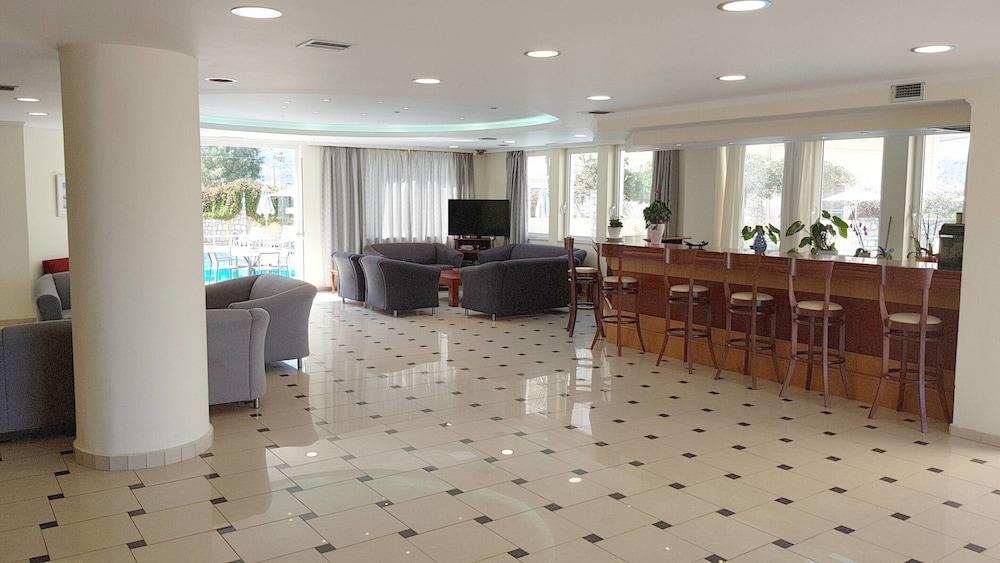 Hotel Sunny Bay 3*